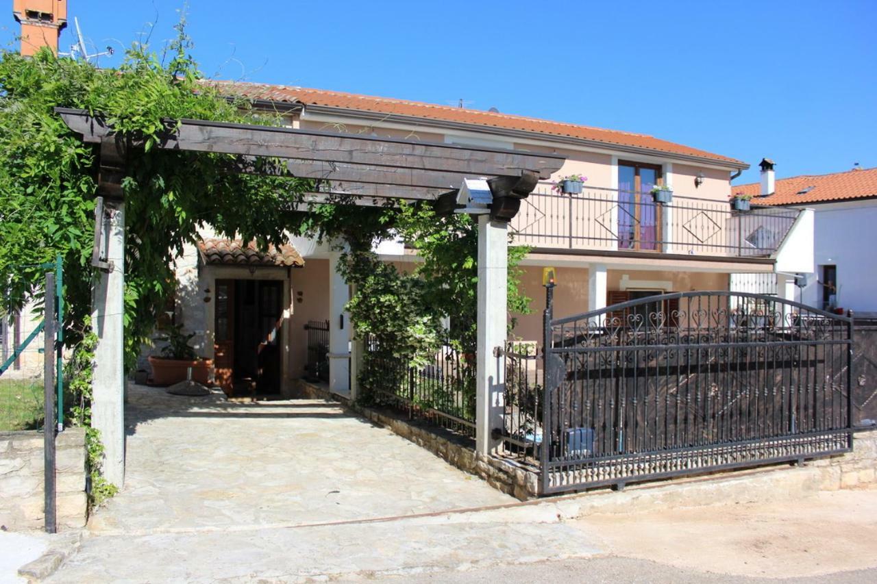 Kuca Za Odmor Luna Buje Exterior photo